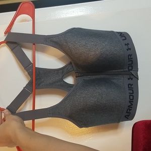 Under Armour front zip sport bra 32dd